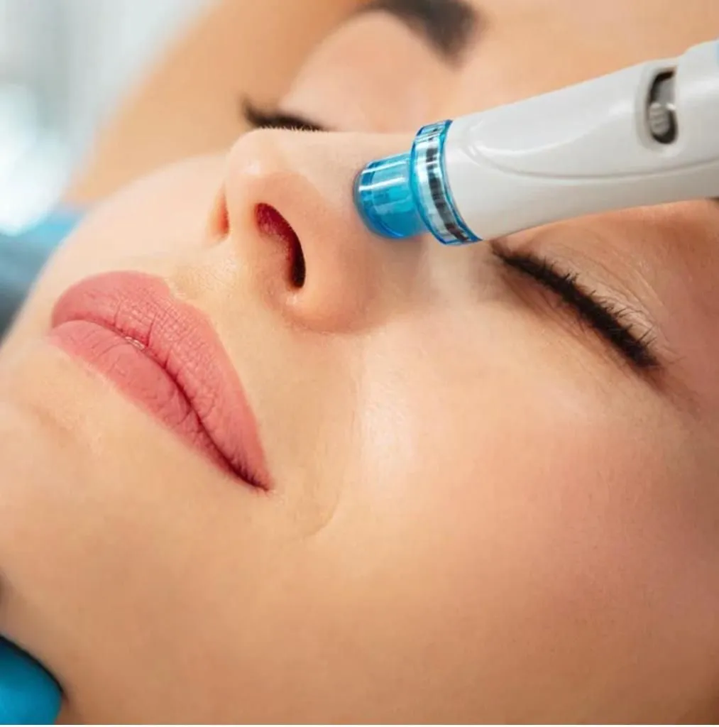 Gesichtsbehandlung by Regis Kosmetikstudio